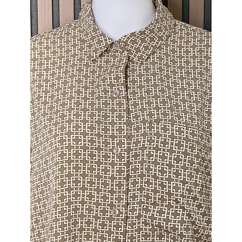 Abercrombie & Fitch Women's Brown Geometric Tile Print Button Up Shirt Blouse - Picture 2 of 9